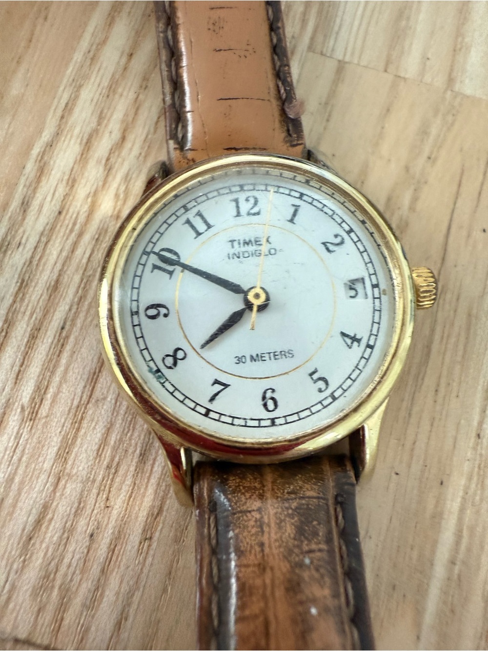 Vintage Timex ladies gold tone brown leather watch NEW BATTERY
